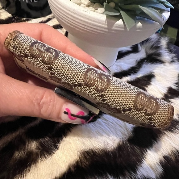 Authentic Gucci Key Holder - Picture 7 of 14